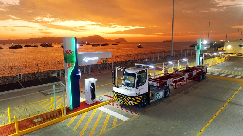 DP WORLD CALLAO FLEET OF 20 ELECTRIC TERBERG TERMINAL TRACTORS IN FULL OPERATION