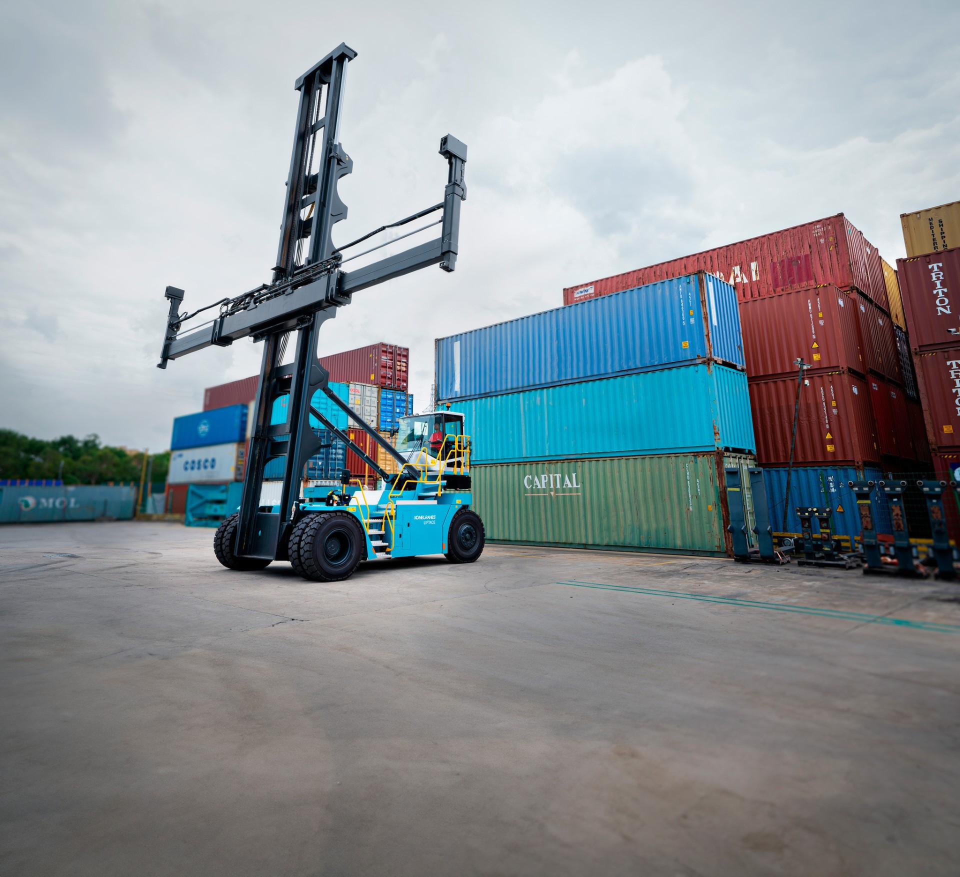 NOUVEAUTE KONECRANES : LE CHARIOT ELEVATEUR ELECTRIQUE DE CONTENEURS E-ACE – COMBINANT PUISSANCE, FIABILITE ET ZERO EMISSION POUR LES TERMINAUX MODERNES !